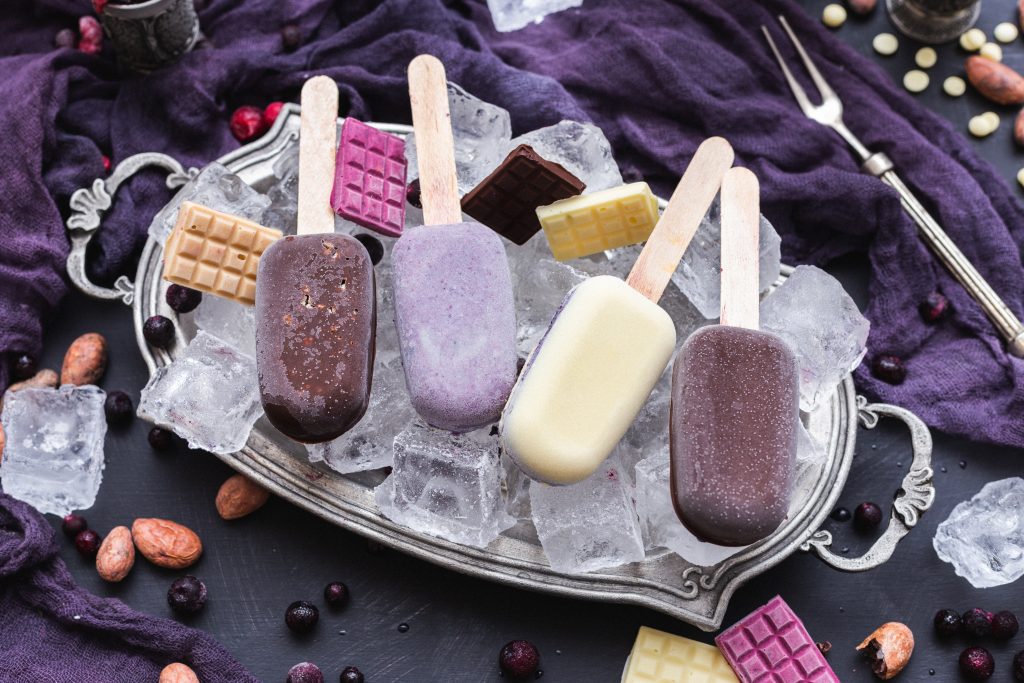 beautiful-shot-home-made-vegan-icecreams-chocolate-bars-ice-cubes-metal-plate-1024x683 Magic of Cold Stone Creamery - Unforgettable Ice Cream Moments Await